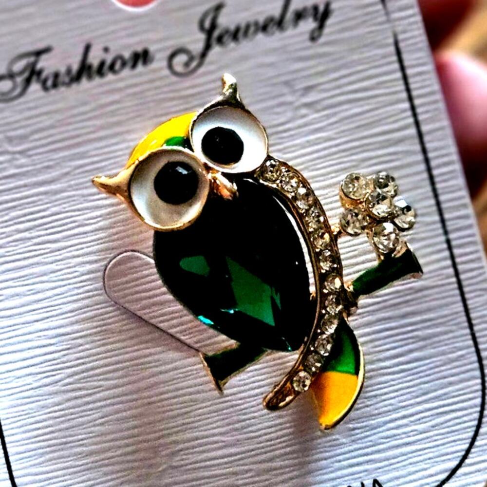 Sweet Sparkling Grannycore Retro Owl Brooch Inlaid with Cut Glass & Rhinestone